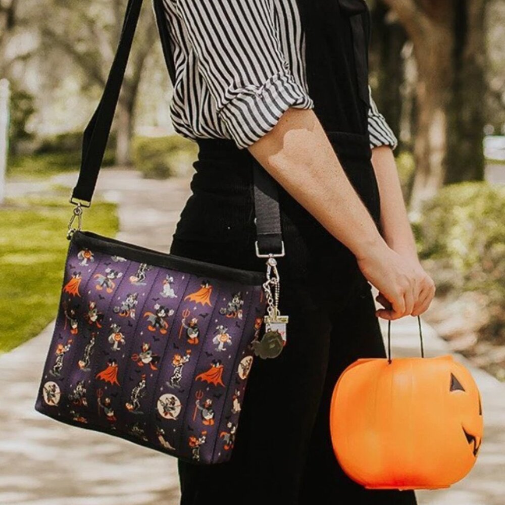 Harveys Halloween Mickey Friends Streamline Convertible Crossbody Backpack Bag